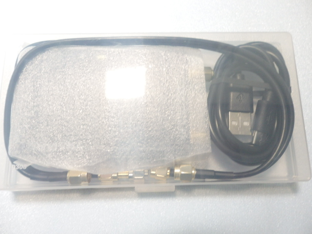 NanoVNA 梱包状態